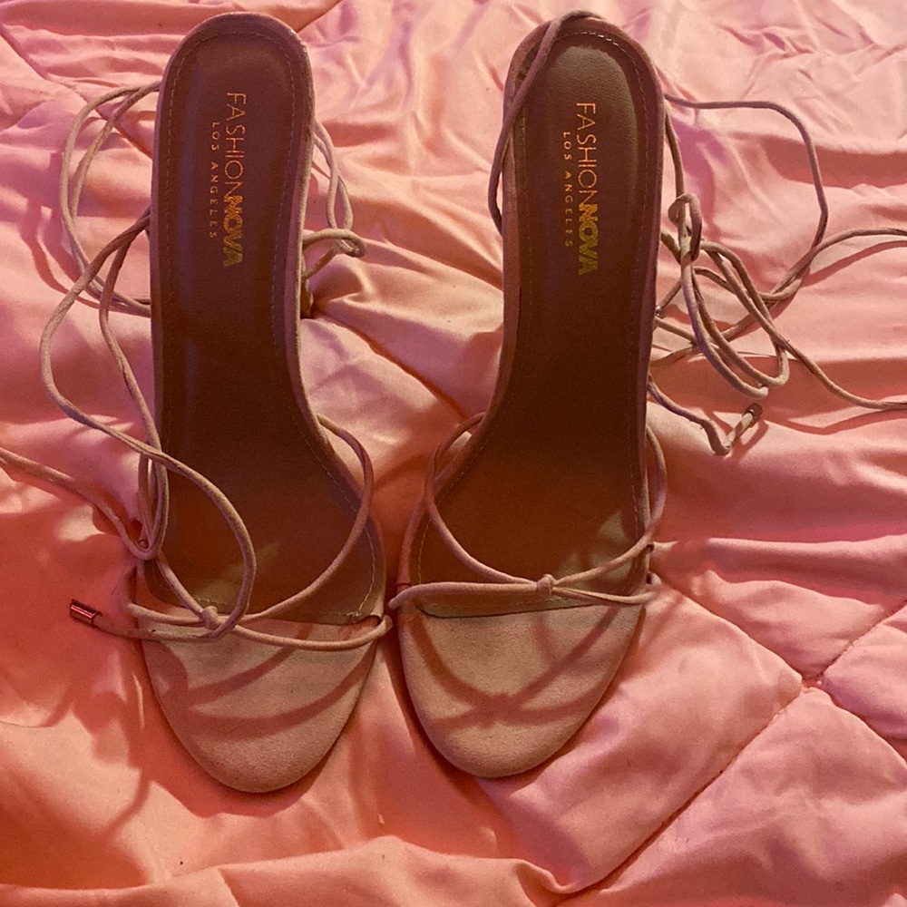 Beige heel